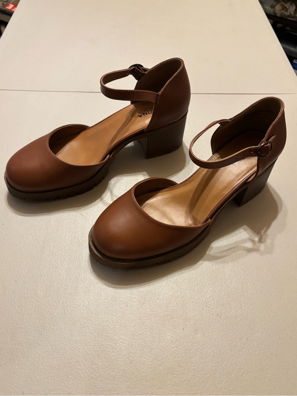 Arizona Jean Company Tan Block Heel Mary Jane 9.5